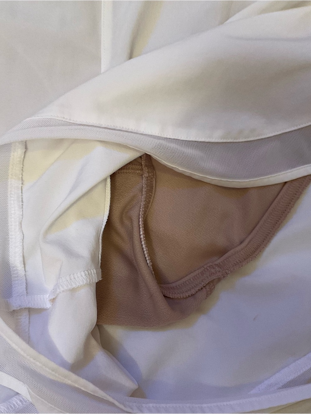 Athleta Mesh Racer Run 4” Short - Medium - White - Picture 5 of 12